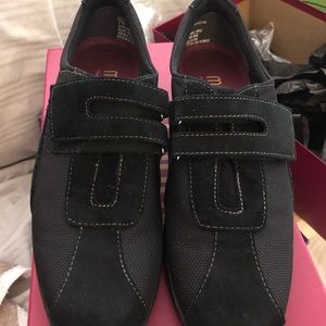 MURANO Joliet Black Fab/Suede Walking Shoe